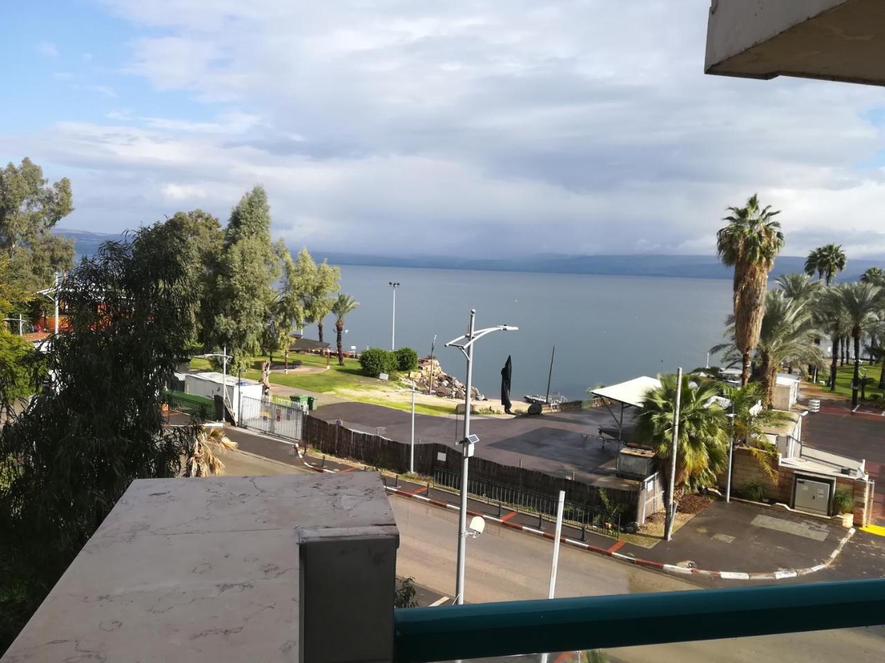 Apartment By The Lake Tiberias Buitenkant foto