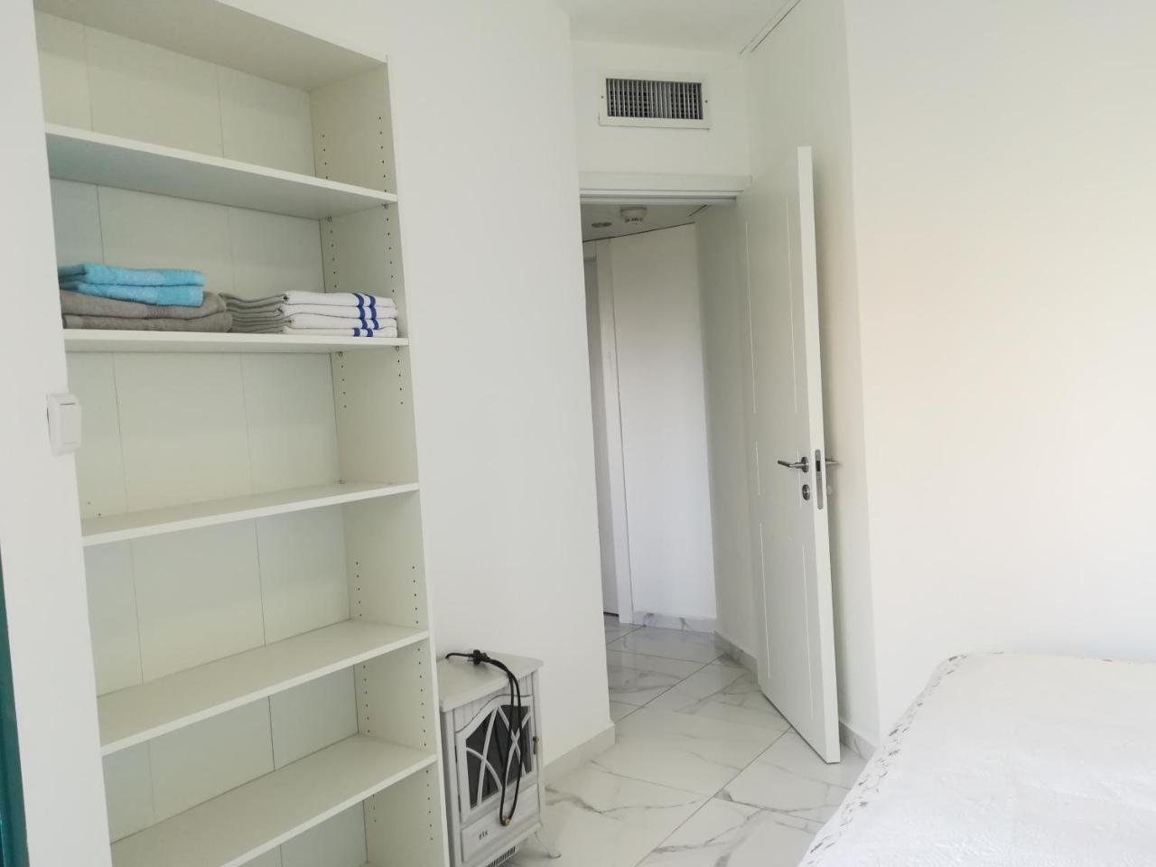 Apartment By The Lake Tiberias Buitenkant foto